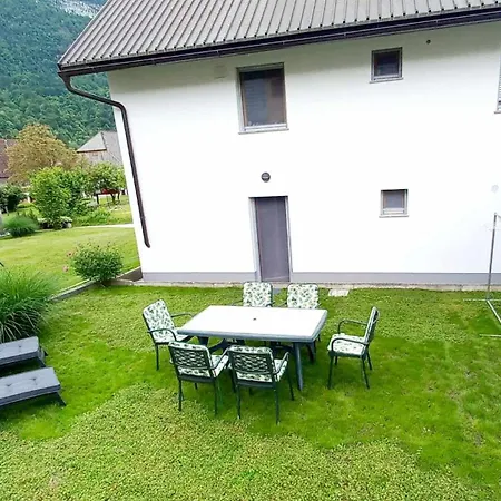 Apartma Nando *